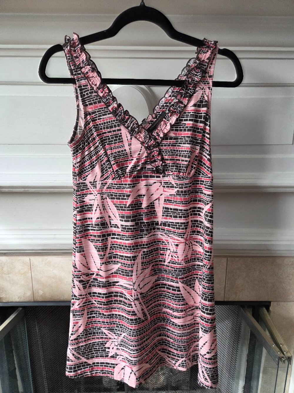 BCBG Max Azria Pink Floral Brick Print Ruffle V-Neck Mini Dress Size XS